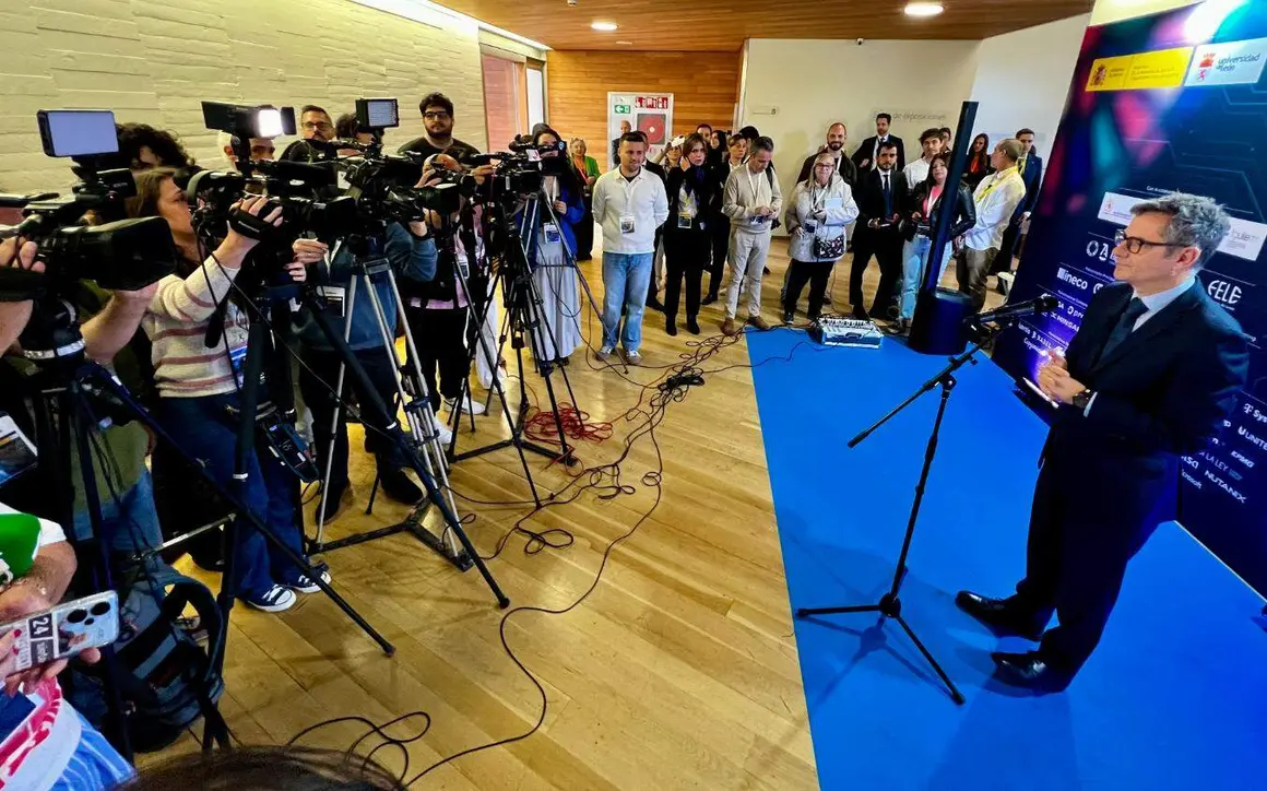 El ministro de Presidencia, Justicia y Relaciones con las Cortes, Félix Bolaños, participa en la Tercera jornada del DATA fórum Justicia 2025: El año de la Justicia. Fotos: Campillo