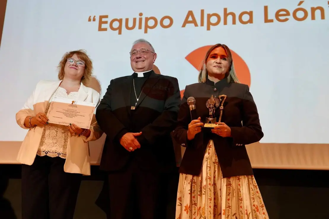 La Diócesis de León reconoció este viernes a aquellas asociaciones que, a través de sus actividades y proyectos, contribuyen de manera sobresaliente al bien común del territorio mediante la entrega de la primera edición de los Premios San Froilán. Fotos: Campillo