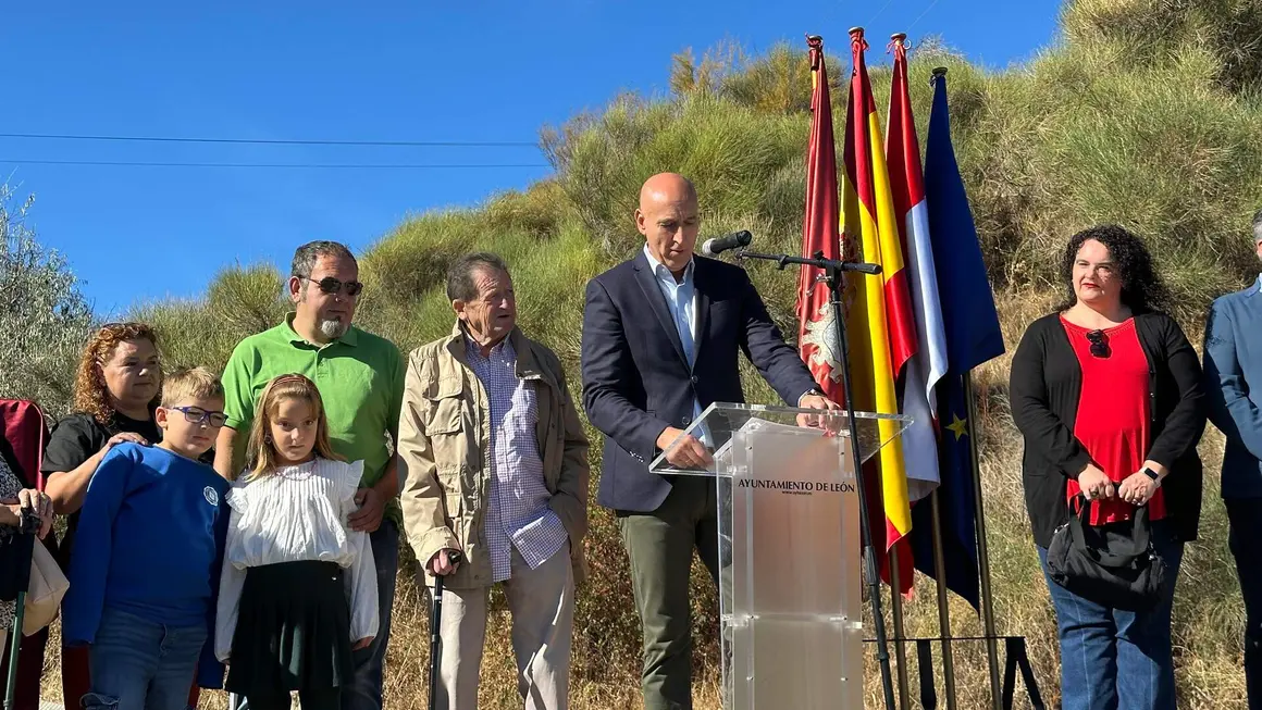Glorieta Bernardo Oteruelo 41025 (3)