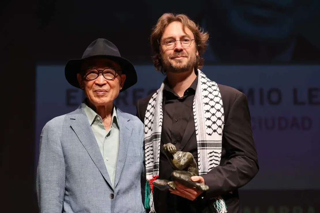 Acto de entrega del XXIII Premio Leteo al poeta surcoreano Ko Un