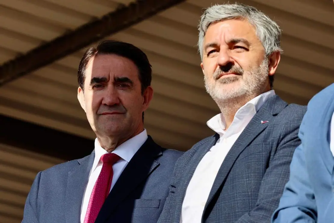 El general de división, representante institucional del Ejercito de Tierra en Castilla y León y jefe de la División San Marcial, Mariano Arrazola Martínez, preside el acto de celebración de la festividad de Nuestra Señora del Rosario, patrona de la Unidad Militar de Emergencias
