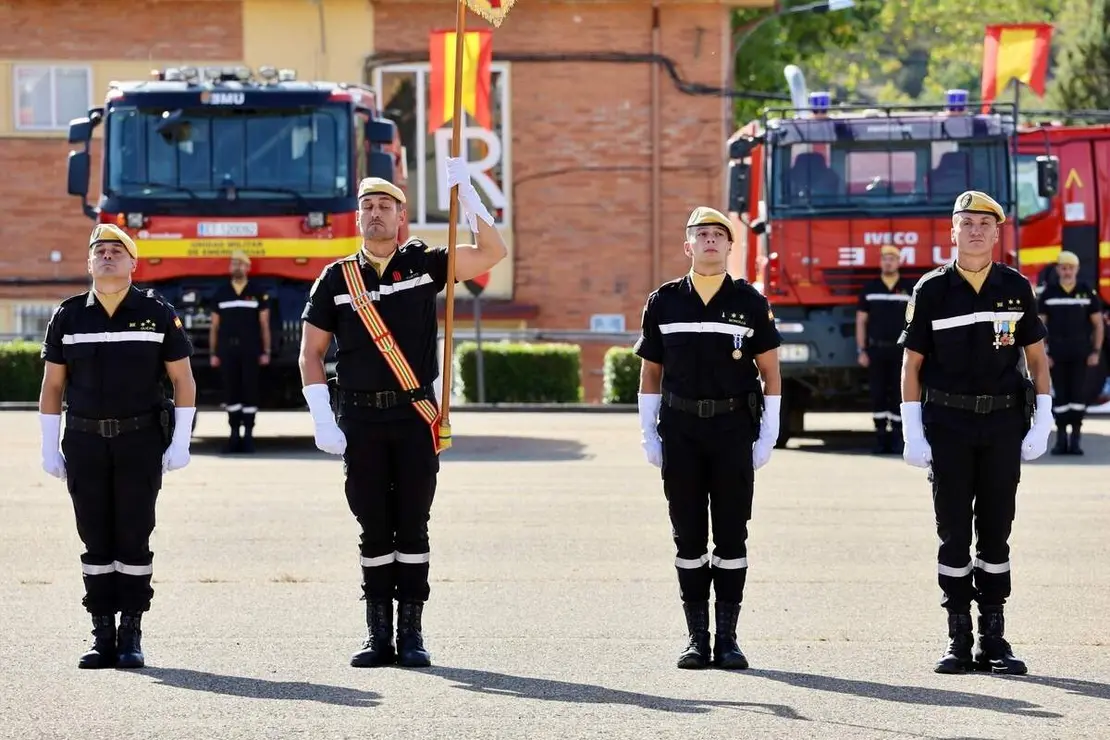 El general de división, representante institucional del Ejercito de Tierra en Castilla y León y jefe de la División San Marcial, Mariano Arrazola Martínez, preside el acto de celebración de la festividad de Nuestra Señora del Rosario, patrona de la Unidad Militar de Emergencias