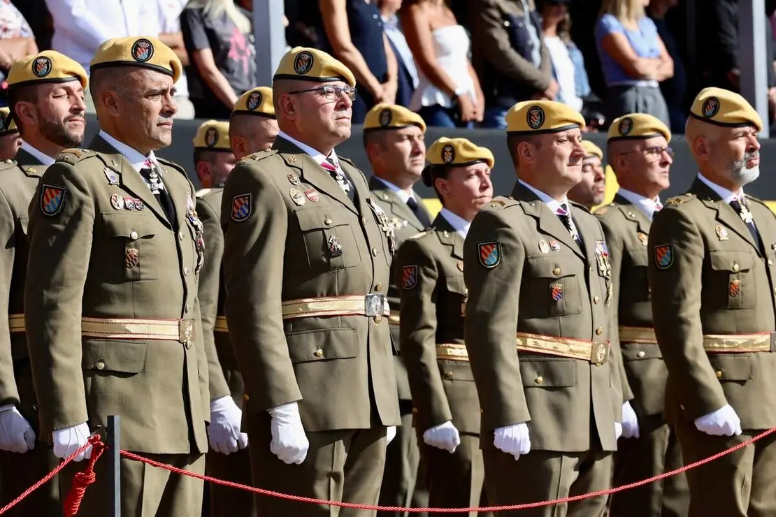 El general de división, representante institucional del Ejercito de Tierra en Castilla y León y jefe de la División San Marcial, Mariano Arrazola Martínez, preside el acto de celebración de la festividad de Nuestra Señora del Rosario, patrona de la Unidad Militar de Emergencias