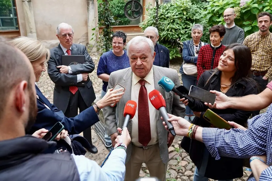 El consejero de Cultura, Turismo y Deporte, Gonzalo Santonja, participa en el acto de clausura del II Congreso Internacional Documentos y Cartularios