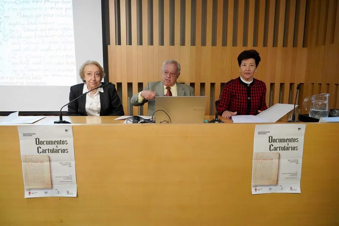 El consejero de Cultura, Turismo y Deporte, Gonzalo Santonja, participa en el acto de clausura del II Congreso Internacional Documentos y Cartularios