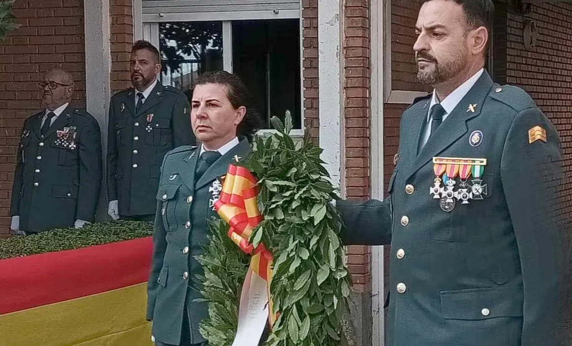 La Guardia Civil de Astorga honra a su patrona con emoción y tradición. El acto incluyó el izado de bandera, homenaje a los caídos y una misa en honor a la Virgen del Pilar; la comarca del Órbigo también celebró la festividad en Veguellina.