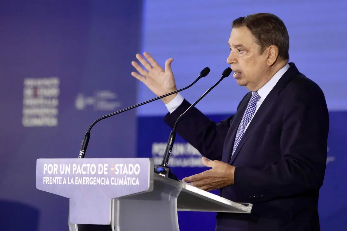 La vicepresidenta tercera del Gobierno y ministra para la Transición Ecológica y el Reto Demográfico, Sara Aagesen Muñoz, abre la Convención por un Pacto de Estado frente a la Emergencia Climática que se celebra en Ponferrada, acompañada por la ministra de Ciencia, Innovación y Universidades, Diana Morant; el ministro de Agricultura, Pesca y Alimentación, Luis Planas; el ministro del Interior, Fernando Grande Marlaska y el delegado del Gobierno, Nicanor Sen, entre otras autoridades. Reportaje gráfico: Campillo