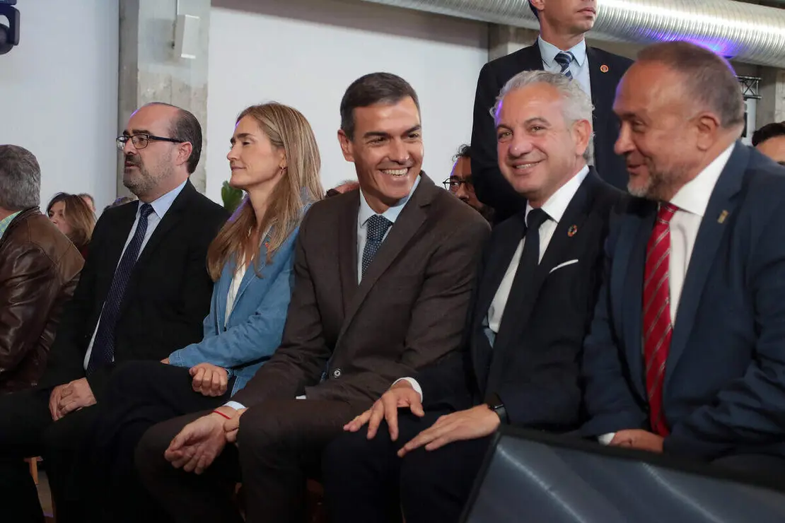 El presidente del Gobierno, Pedro Sánchez, participa en Ponferrada en la segunda jornada de la Convención por un Pacto de Estado frente a la Emergencia Climática, acompañado por la vicepresidenta Sara Aagesen y el delegado del Gobierno, Nicanor Sen