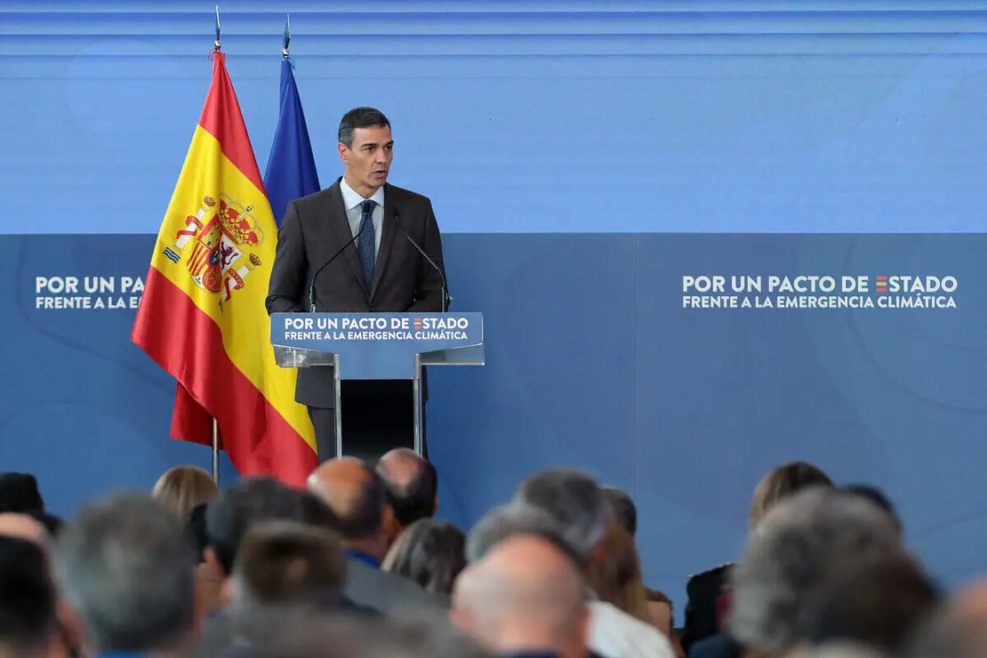 El presidente del Gobierno, Pedro Sánchez, participa en Ponferrada en la segunda jornada de la Convención por un Pacto de Estado frente a la Emergencia Climática, acompañado por la vicepresidenta Sara Aagesen y el delegado del Gobierno, Nicanor Sen