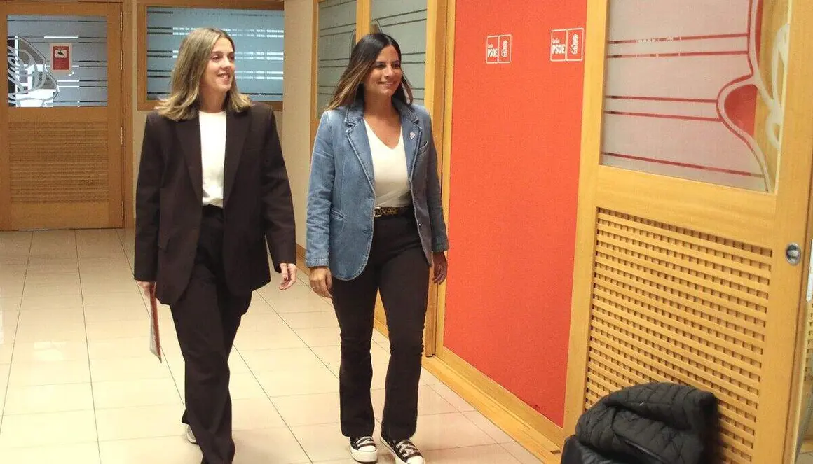 La vicesecretaria general del Partido Socialista de Castilla y León, Nuria Rubio, y la secretaria de Igualdad, Lorena Valle, presentan el Manifiesto con motivo del Día Mundial de la Mujer Rural