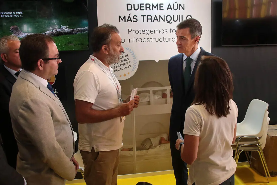 El presidente del Gobierno, Pedro Sánchez, acompañado por el ministro para la Transformación Digital y de la Función Pública, Óscar López, y el delegado del Gobierno en Castilla y León, Nicanor Sen, participa en la clausura del 19 Encuentro Internacional de Seguridad de la Información
