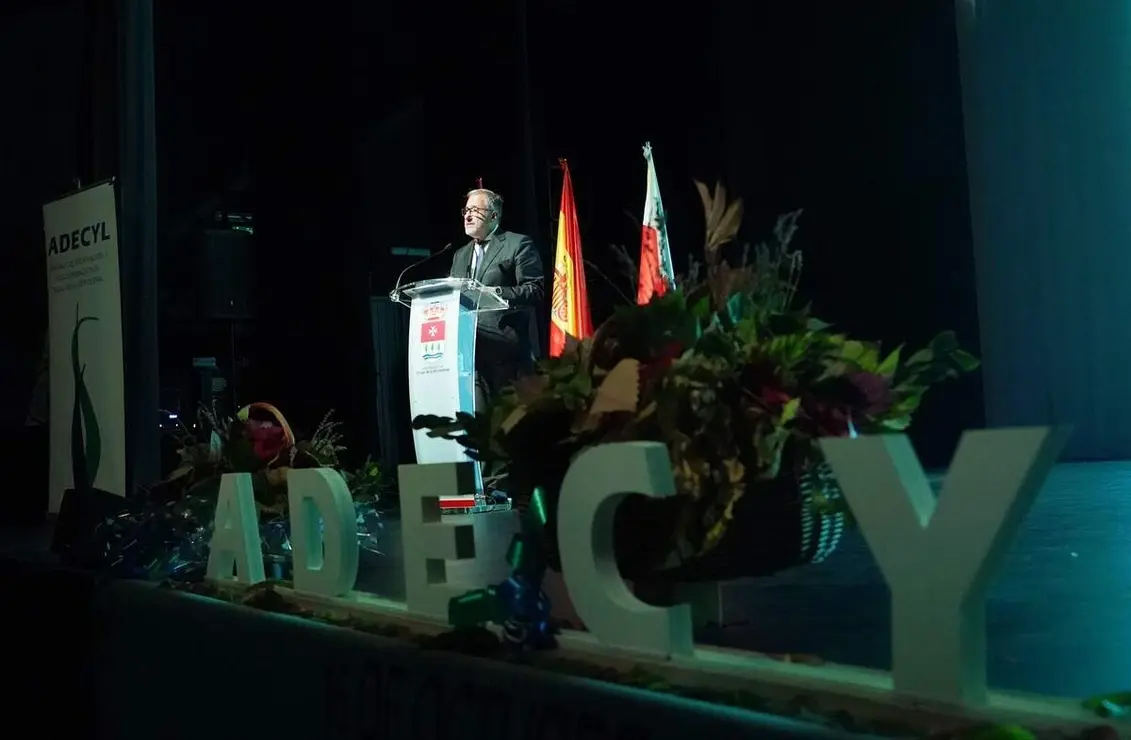 El presidente de las Cortes de Castilla y León, Carlos Pollán, participa en el acto de entrega de los V Premios ADECyL Valladolid, que organiza la Asociación de Escoliosis de la Comunidad.