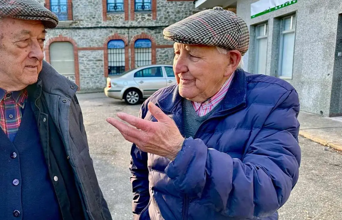 La pasada semana falleció Salvador Vicente Froilán Tito, a los 93 años, en Riello. Su pérdida deja un vacío profundo en la vida cotidiana de Omaña, donde su nombre fue durante décadas sinónimo de cercanía, trabajo y alegría.