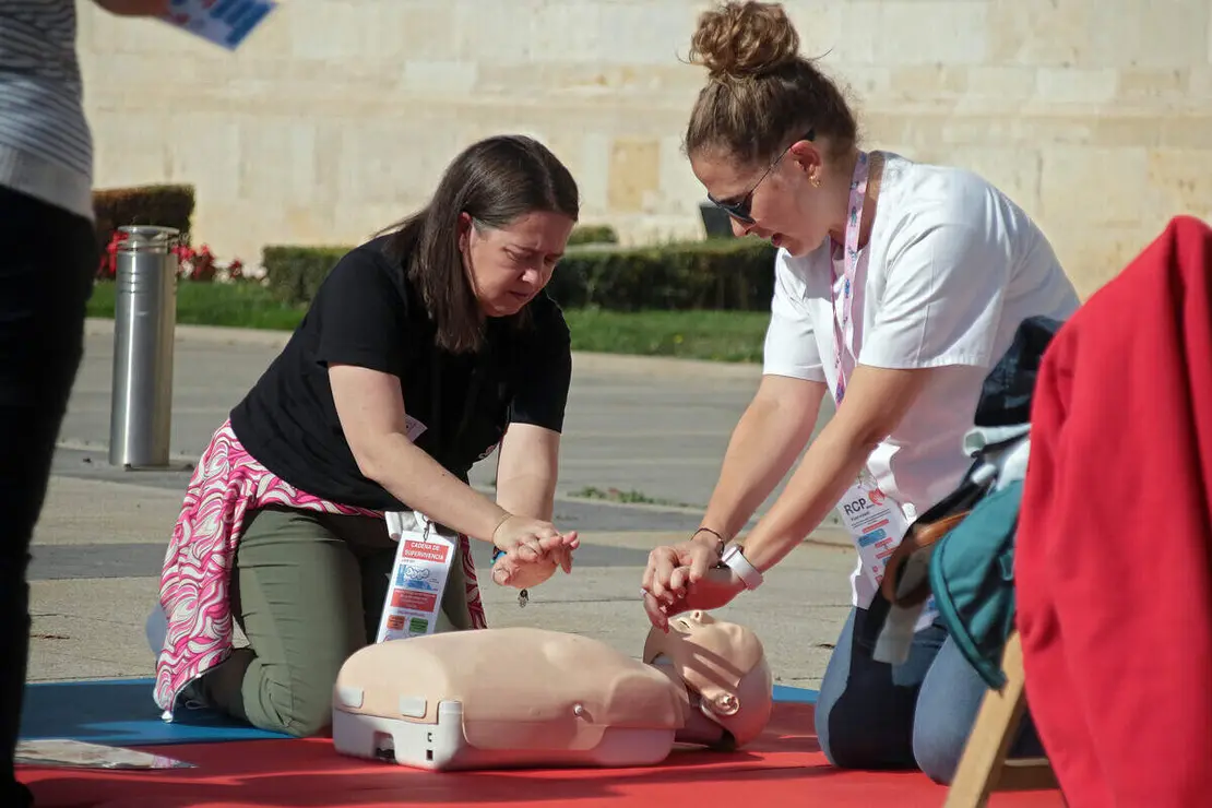 El Instituto de Ciencias de la Salud de Castilla y León y la Gerencia de Atención Primaria de León organizan un macrotaller de Reanimación Cardiopulmonar