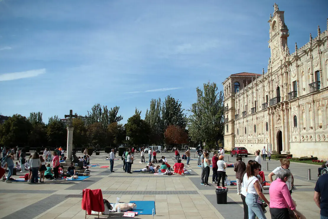 El Instituto de Ciencias de la Salud de Castilla y León y la Gerencia de Atención Primaria de León organizan un macrotaller de Reanimación Cardiopulmonar