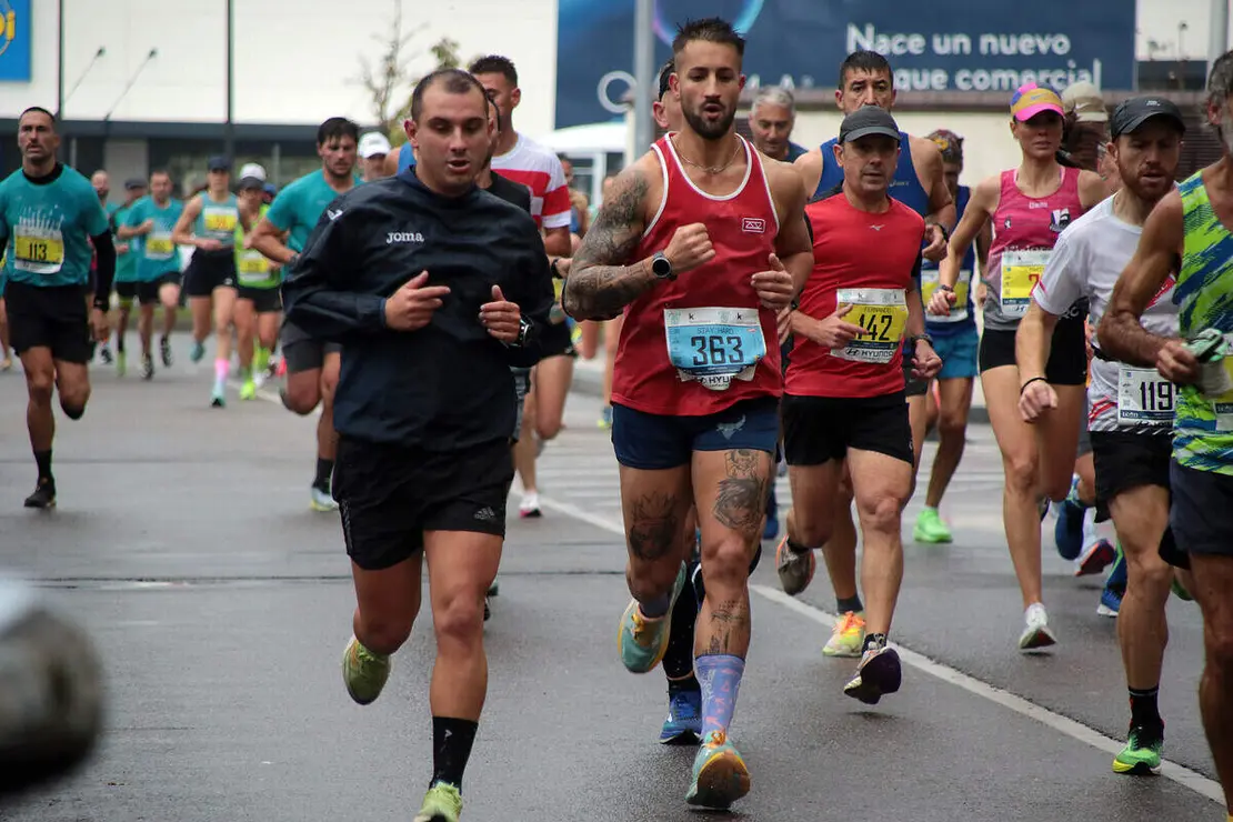 La lluvia no impide la alta participación en la carrera 10KM León, Cuna del Parlamentarismo