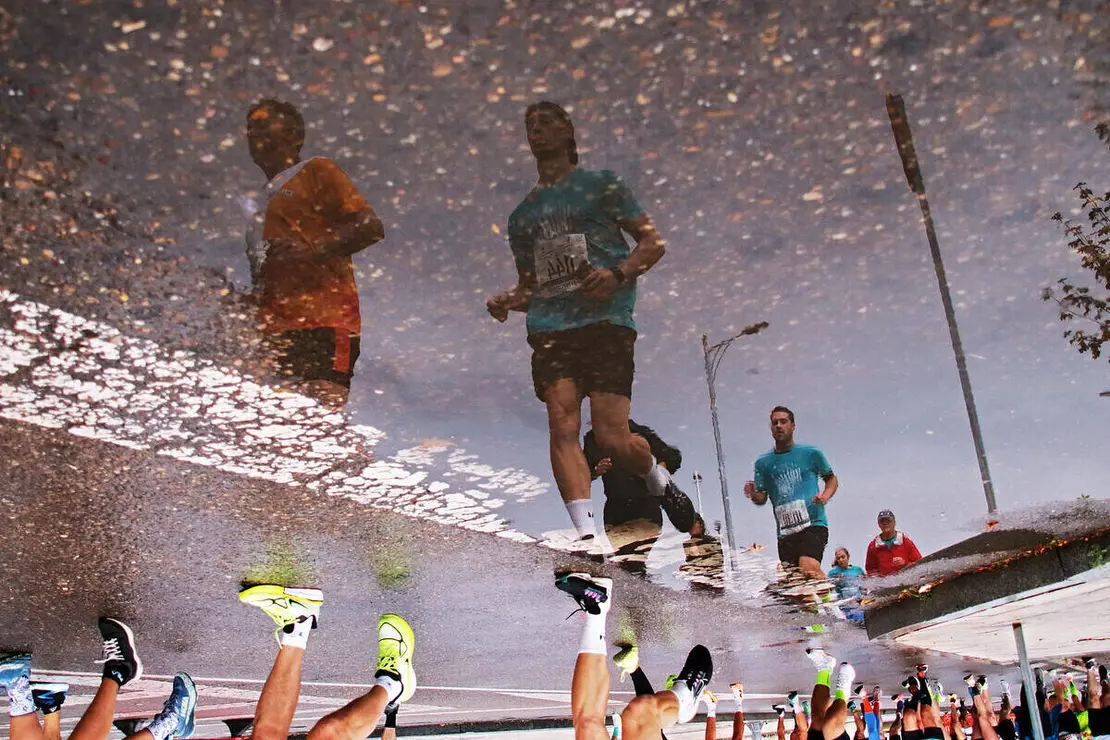 La lluvia no impide la alta participación en la carrera 10KM León, Cuna del Parlamentarismo