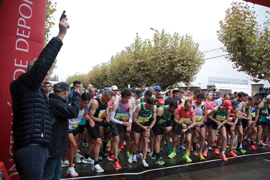 La lluvia no impide la alta participación en la carrera 10KM León, Cuna del Parlamentarismo