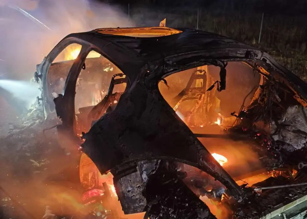 INcendio coche sepeis (3)