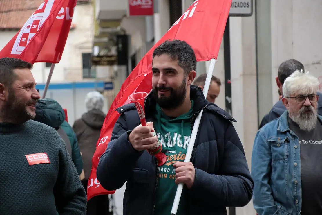 Trabajadores del sector del metal en la provincia de León se concentran ante la celebración de una reunión de la comisión negociadora del convenio colectivo
