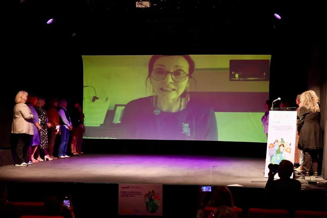 Clausura de la jornada ‘Mujeres rurales frente a la emergencia climática: presente y futuro’ de la Federación de Asociaciones de Mujeres Rurales, con la participación de la ministra para la Transición Ecológica y el Reto Demográfico, Sara Aagesen (‘online’), la presidenta de Fademur, Teresa López, y el alcalde de León, José Antonio Diez. Foto: Campillo.