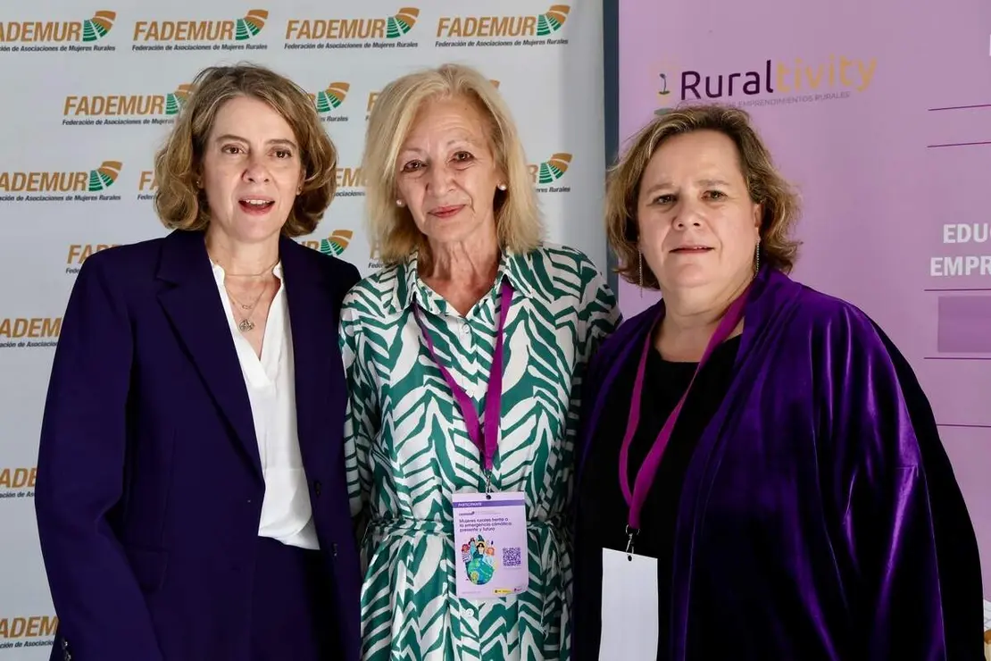 Clausura de la jornada ‘Mujeres rurales frente a la emergencia climática: presente y futuro’ de la Federación de Asociaciones de Mujeres Rurales, con la participación de la ministra para la Transición Ecológica y el Reto Demográfico, Sara Aagesen (‘online’), la presidenta de Fademur, Teresa López, y el alcalde de León, José Antonio Diez