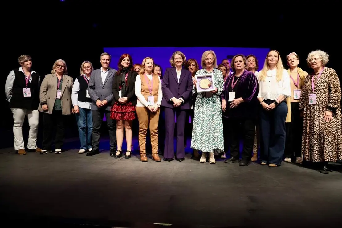 Clausura de la jornada ‘Mujeres rurales frente a la emergencia climática: presente y futuro’ de la Federación de Asociaciones de Mujeres Rurales, con la participación de la ministra para la Transición Ecológica y el Reto Demográfico, Sara Aagesen (‘online’), la presidenta de Fademur, Teresa López, y el alcalde de León, José Antonio Diez