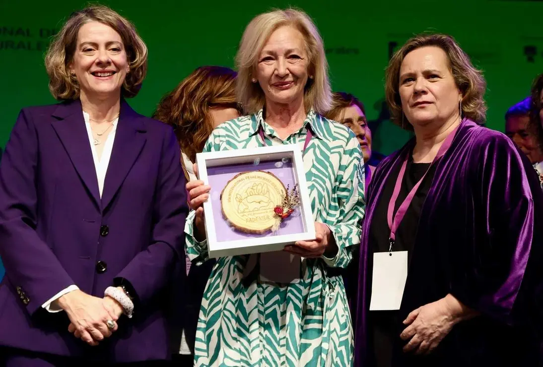 Clausura de la jornada ‘Mujeres rurales frente a la emergencia climática: presente y futuro’ de la Federación de Asociaciones de Mujeres Rurales, con la participación de la ministra para la Transición Ecológica y el Reto Demográfico, Sara Aagesen (‘online’), la presidenta de Fademur, Teresa López, y el alcalde de León, José Antonio Diez
