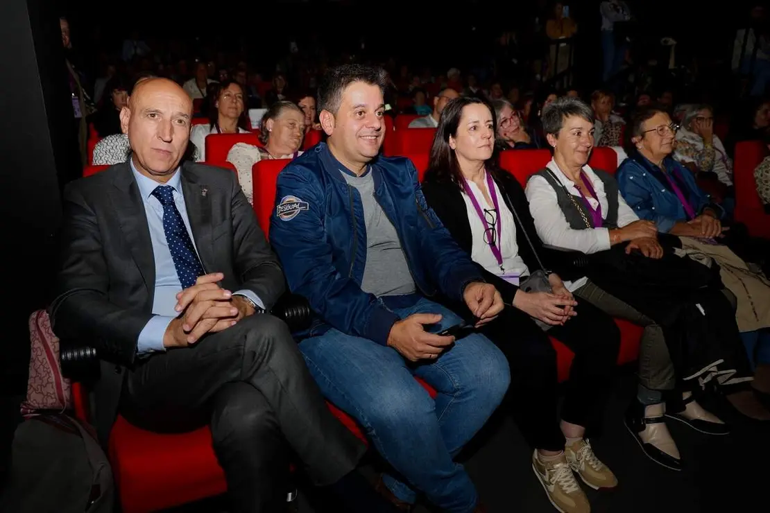 Clausura de la jornada ‘Mujeres rurales frente a la emergencia climática: presente y futuro’ de la Federación de Asociaciones de Mujeres Rurales, con la participación de la ministra para la Transición Ecológica y el Reto Demográfico, Sara Aagesen (‘online’), la presidenta de Fademur, Teresa López, y el alcalde de León, José Antonio Diez