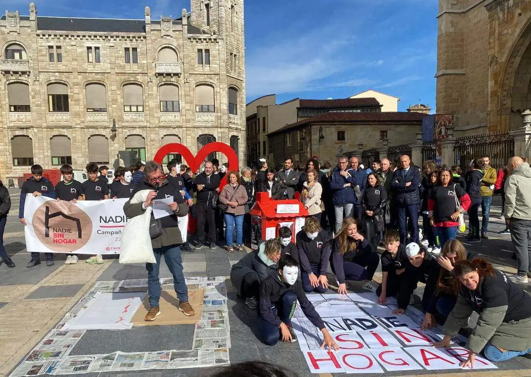 Acto de calle- León- Nadie SIn Hogar 2025 (8)