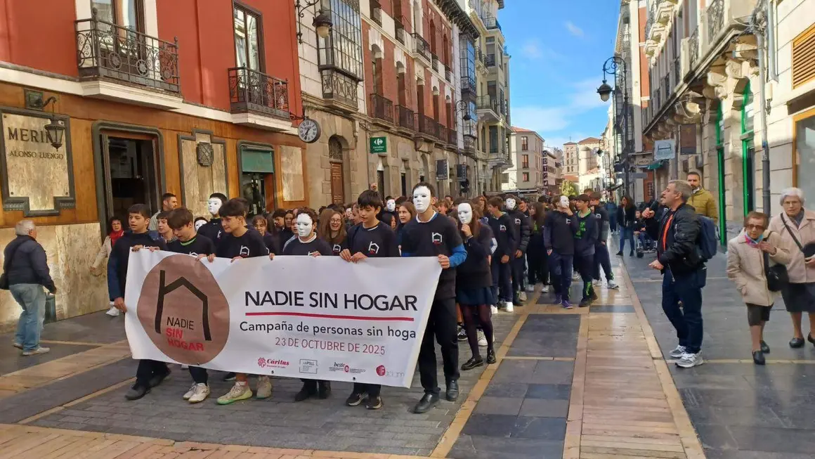 Acto de calle- León- Nadie SIn Hogar 2025 (34)