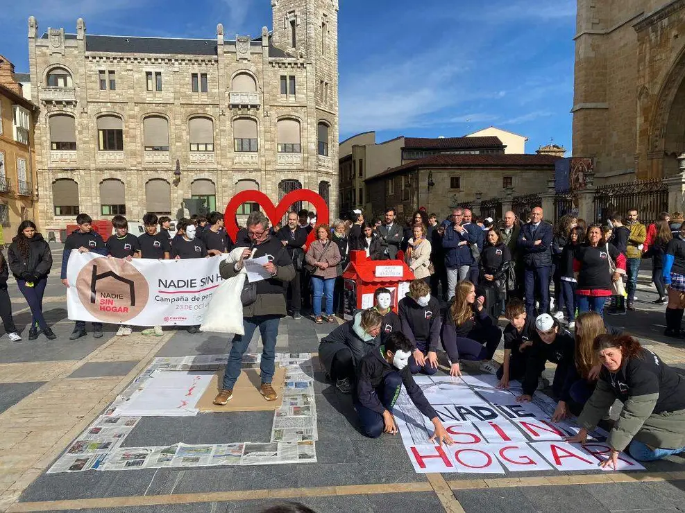 Acto de calle- León- Nadie SIn Hogar 2025 (36)