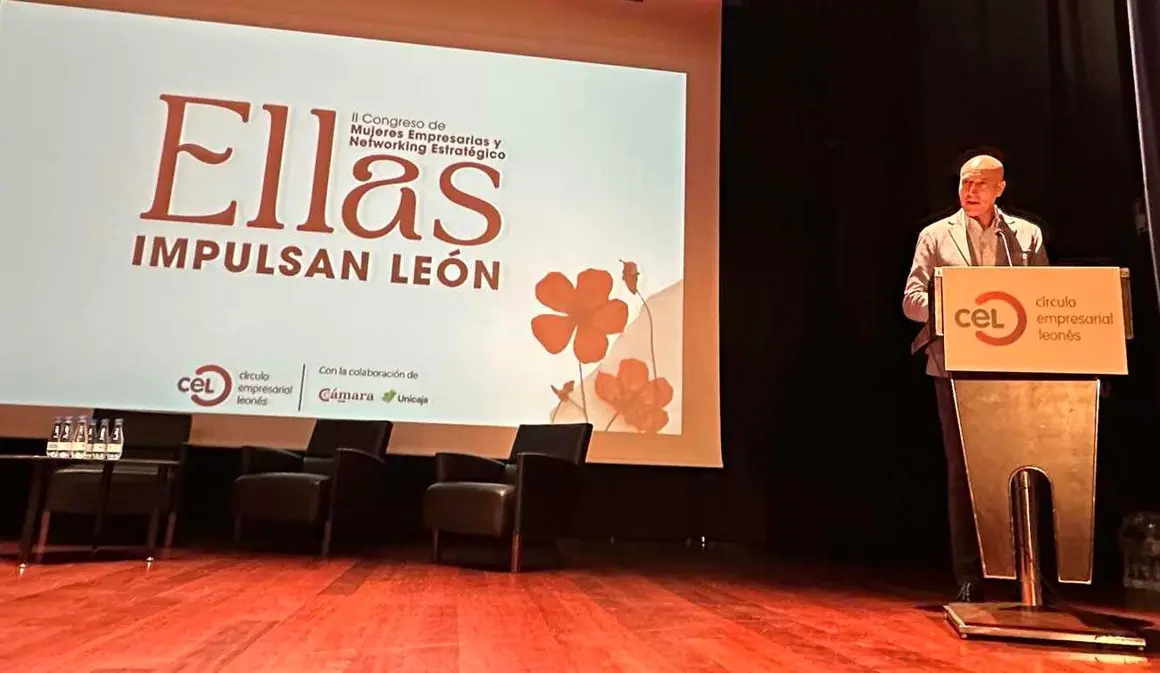 La segunda edición del Congreso de Mujeres Empresarias y Networking Estratégico congrega este jueves a decenas de profesionales en el Salón de Actos de Unicaja con ponencias sobre liderazgo, innovación y sostenibilidad. En las imágenes, la inauguración oficial. Fotos: Heraldo de León | AytoLeon
