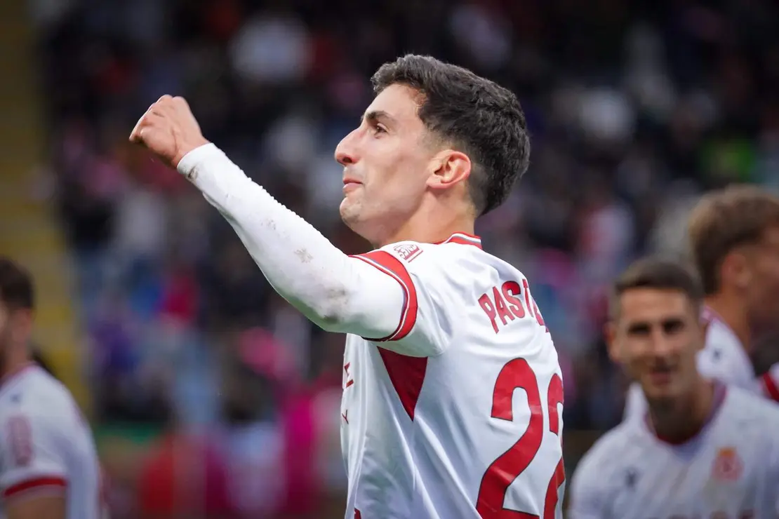 Pibe celebra su gol en el Reino de León; era el 2-1 y luego vino el empate.