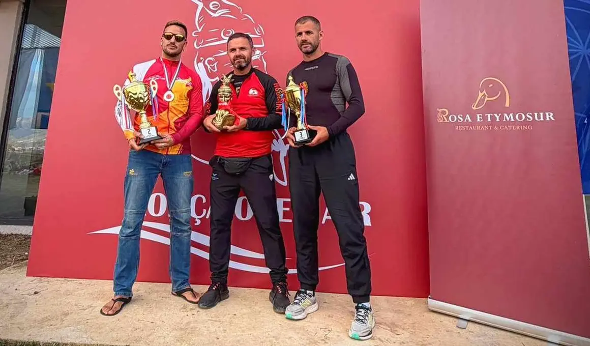 El leonés Víctor Rodríguez ‘Moncho’, plata en el Internacional de Albania. El piloto consolida su gran año con el subcampeonato en Korça tras un destacado Mundial y el título nacional de precisión.