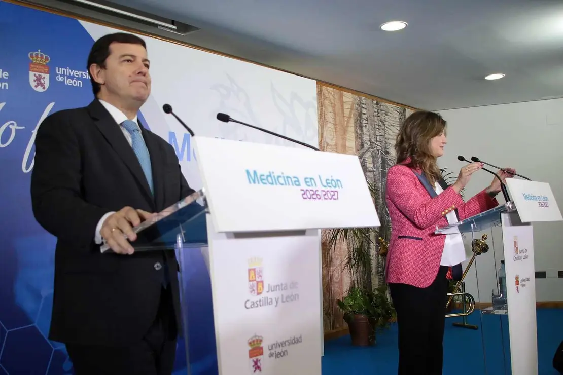 El presidente de la Junta de Castilla y León, Alfonso Fernández Mañueco, se reúne con la rectora de la Universidad de León, Nuria González Álvarez