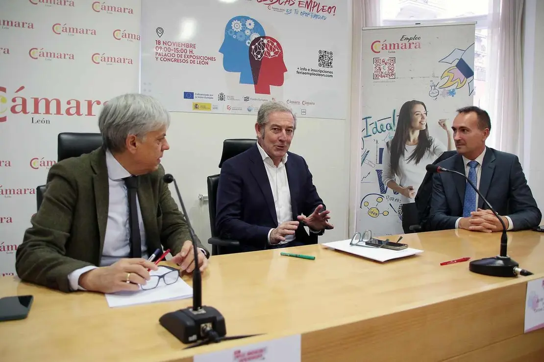 El Presidente de la Cámara de León, Javier Vega Corrales, el Delegado Territorial de la Junta de Castilla y León, Eduardo Diego Pinedo y el Gerente Provincial del ECYL, Ricardo Fernández Morueco presentan la VII Edición de la Feria de Empleo, Innovación y Emprendimiento de León