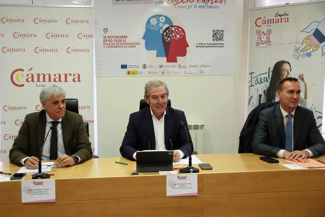 El Presidente de la Cámara de León, Javier Vega Corrales, el Delegado Territorial de la Junta de Castilla y León, Eduardo Diego Pinedo y el Gerente Provincial del ECYL, Ricardo Fernández Morueco presentan la VII Edición de la Feria de Empleo, Innovación y Emprendimiento de León