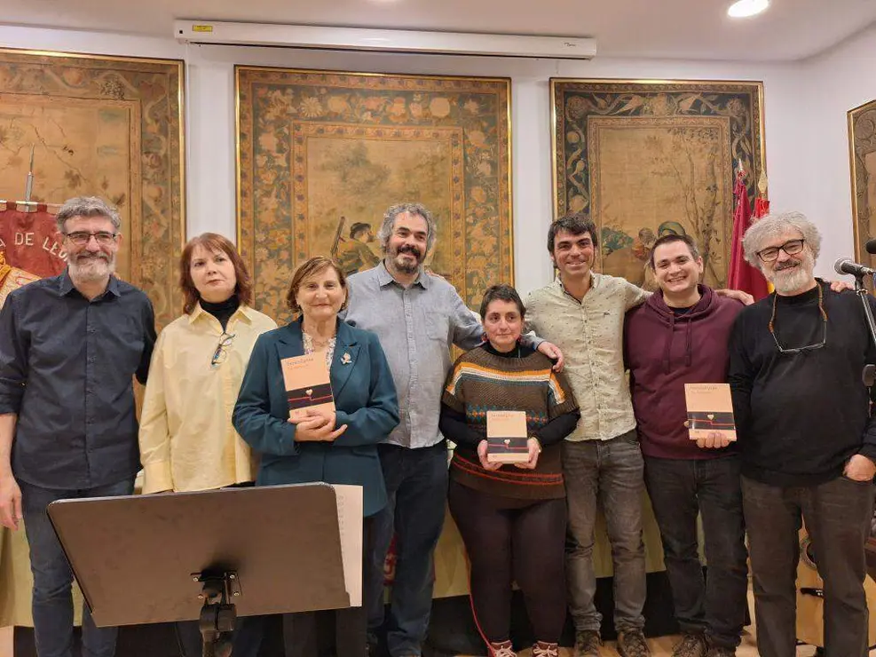 La Casa de León en Madrid rinde un homenaje poético musical a la poeta Paz Martínez.