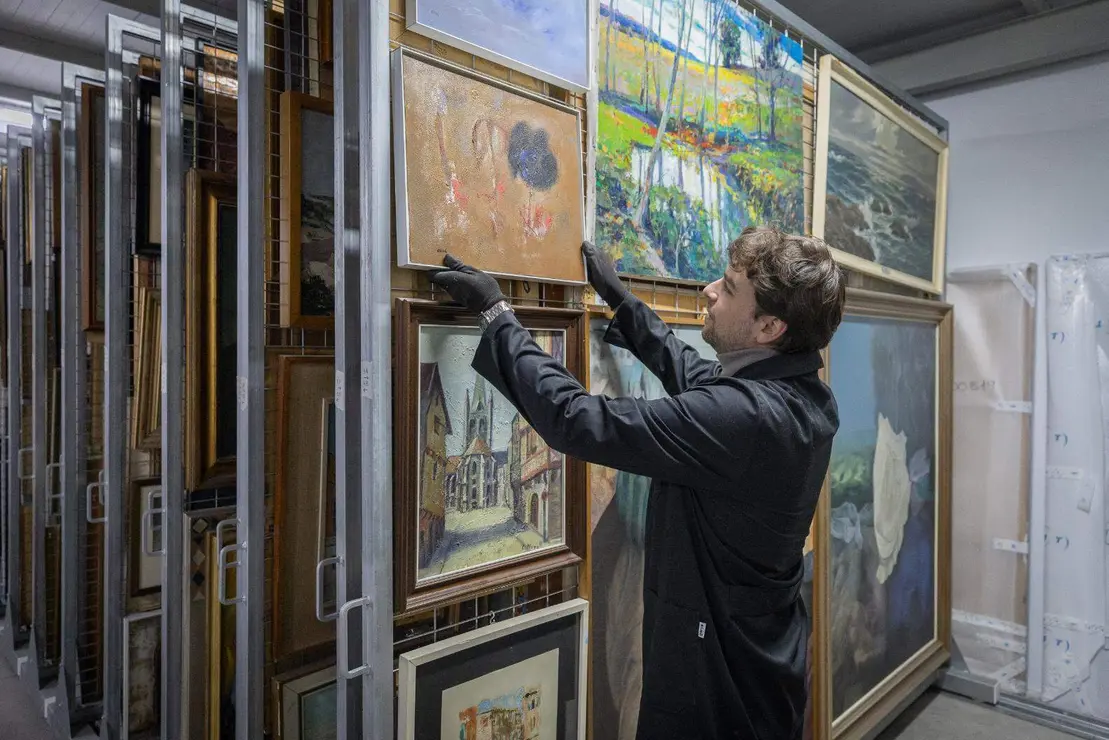 Fundos Estudio, el pionero y flamante centro logístico para la gestión integral de arte ya está plenamente operativo en Trobajo del Camino. Foto: Fundos