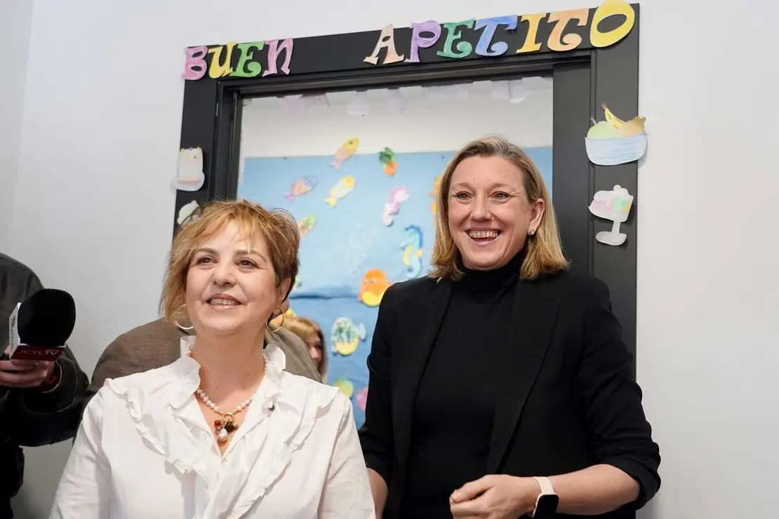 La vicepresidenta de la Junta y consejera de Familia e Igualdad de Oportunidades, Isabel Blanco, visita las obras realizadas para la ampliación del Centro de Día ''AFA La Bañeza''