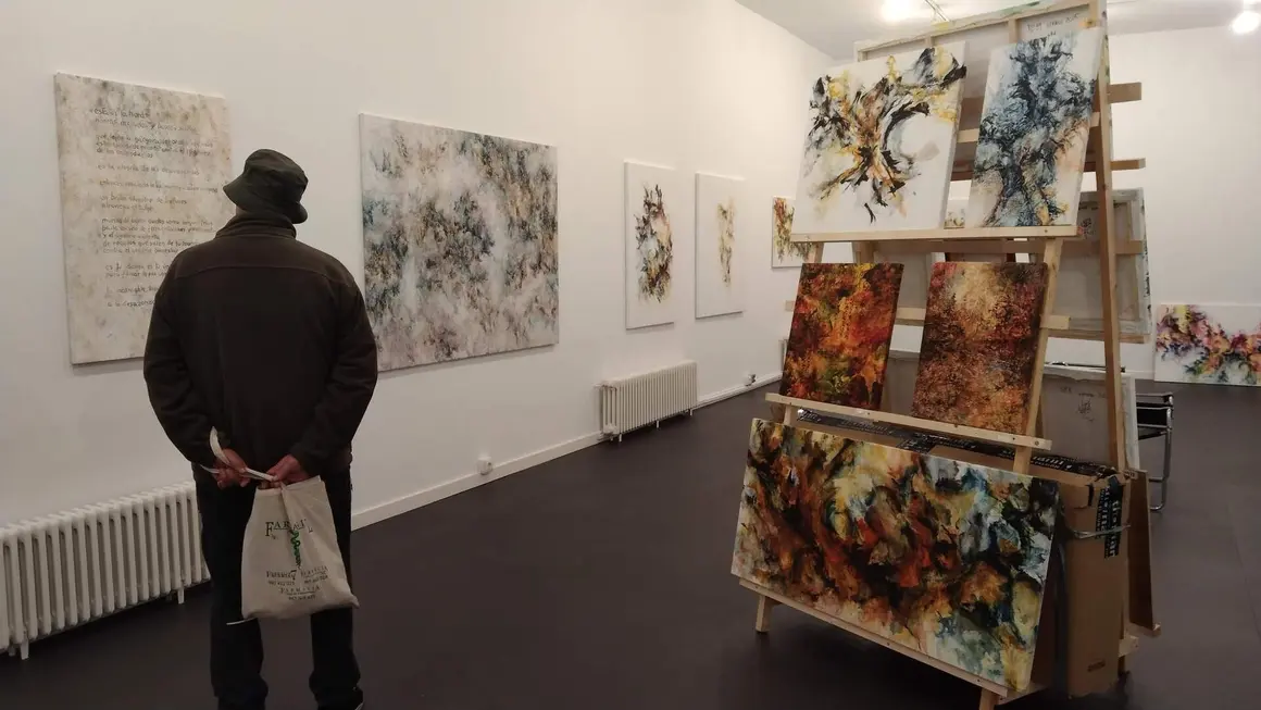 6 Aspecto exposicio╠ün Juan Rafael en el Albe╠üitar nov 2025