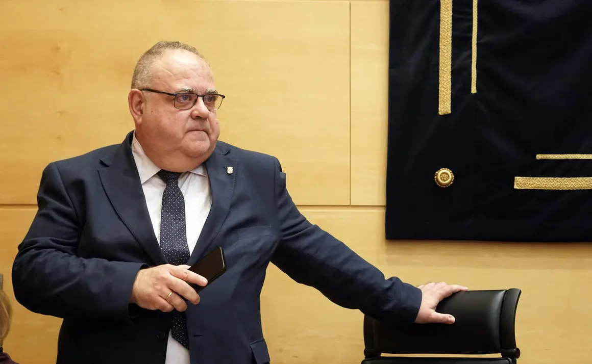 El consejero de Sanidad, Alejandro Vázquez, comparece en las Cortes para informar sobre el proyecto de ley de Presupuestos Generales de la Comunidad para 2026, en lo relativo a su departamento.