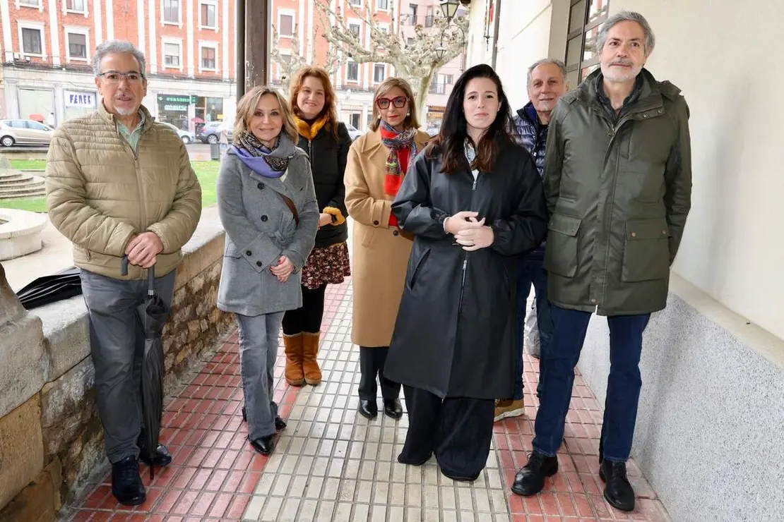 La diputada y portavoz nacional de emergencia demográfica y políticas sociales de Vox, Rocío de Meer, visita León y ofrece una rueda de prensa