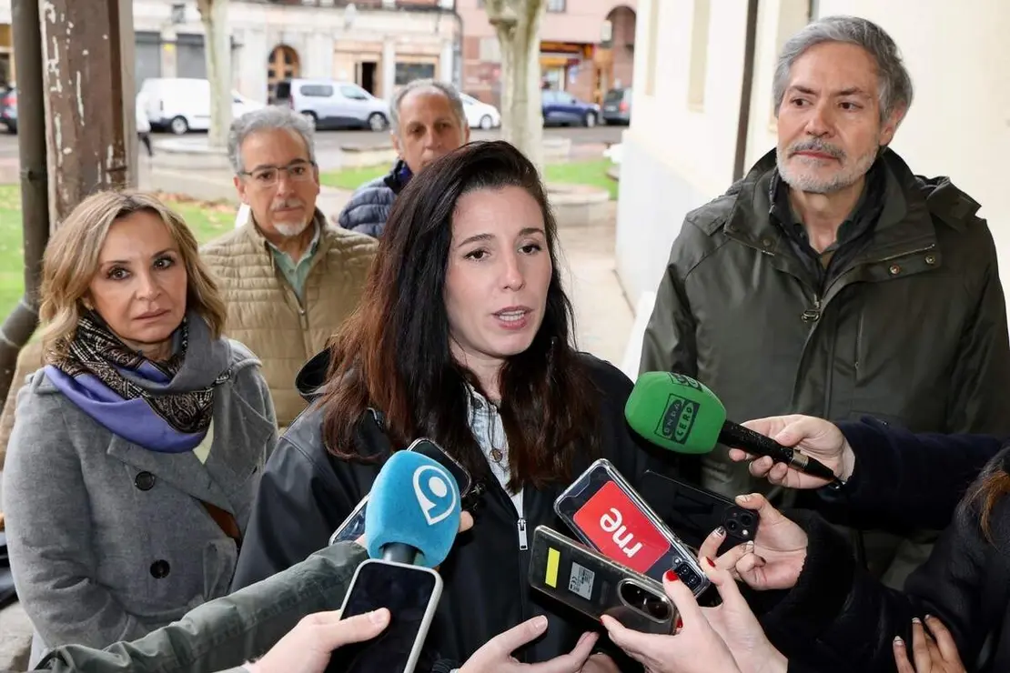 La diputada y portavoz nacional de emergencia demográfica y políticas sociales de Vox, Rocío de Meer, visita León y ofrece una rueda de prensa