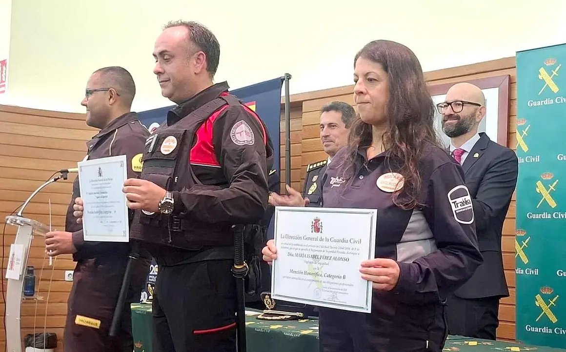 El salón de actos de la Inspección Provincial de Trabajo y Seguridad Social acogió este viernes la entrega de 17 reconocimientos a profesionales de la seguridad privada en León.