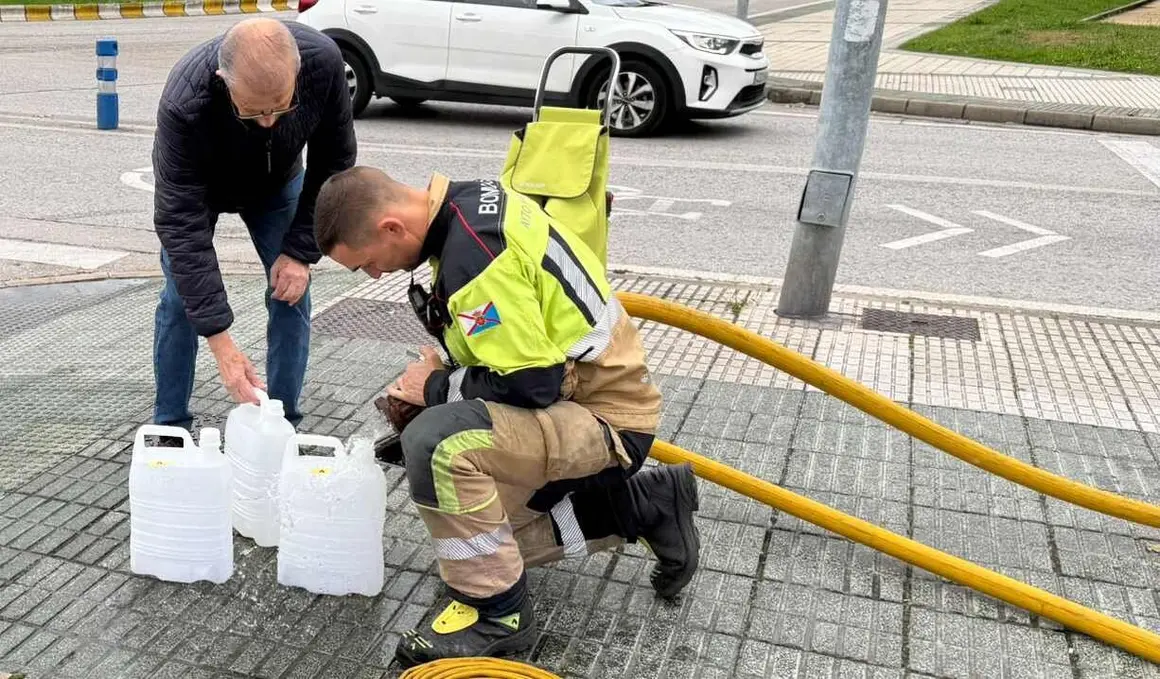 El alcalde de Ponferrada, Marco Morala, informó este viernes de la celebración de una nueva reunión del Centro de Coordinación Operativa Municipal (CECOP), en la que participaron representantes de la Administración del Estado, la Junta de Castilla y León, la Diputación de León y el propio Ayuntamiento de Ponferrada.
