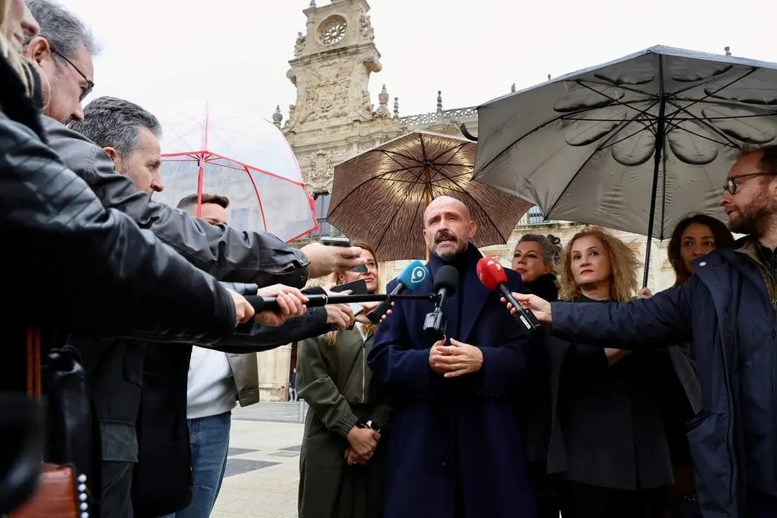 El vicesecretario nacional de Educación e Igualdad del Partido Popular, Jaime de los Santos, visita León junto a la diputada leonesa Silvia Franco y la senadora Asunción Mayo