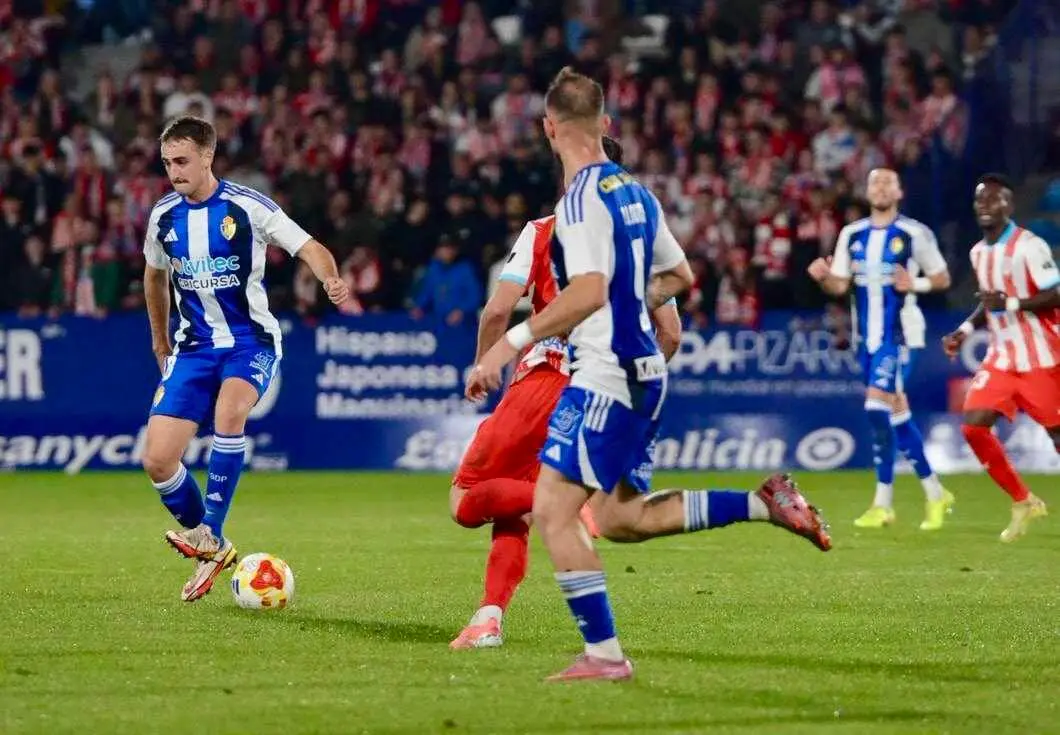 Un punto rabioso, si se quiere. La Ponferradina se dejó la piel ante el Lugo, pero no hubo forma de pasar del empate en un duelo de poder a poder. Sobre el terreno de juego todo parecía posible hasta el último segundo.
