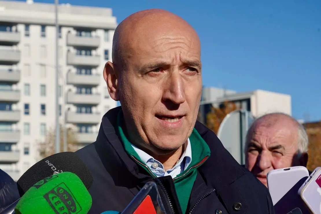 El alcalde de León, José Antonio Diez, informa sobre proyectos municipales en el barrio de La Palomera